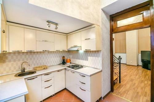 Apartment In Shaurma1 Nizami Street