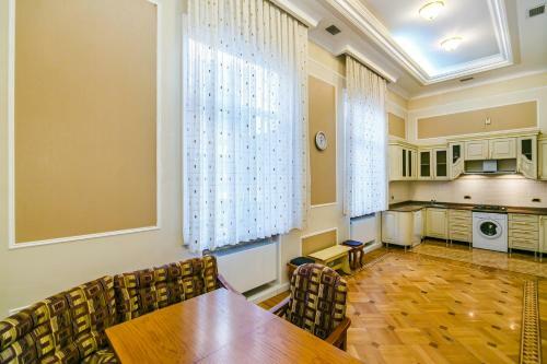 Hostal Apartment On V?p Mado