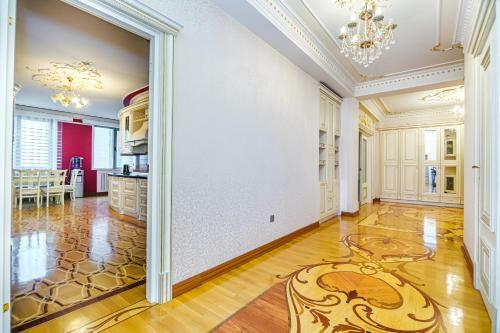 Apartment On Mandarin