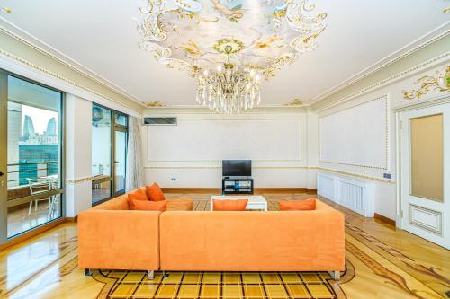 Apartment On Mandarin