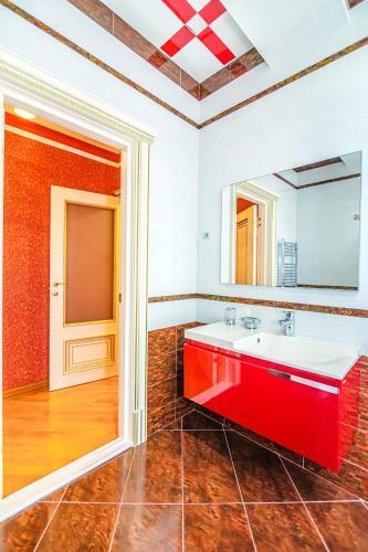 Apartment On Mandarin