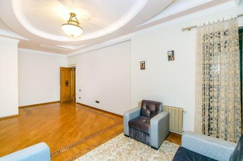 Apartment On Nergiz Mall