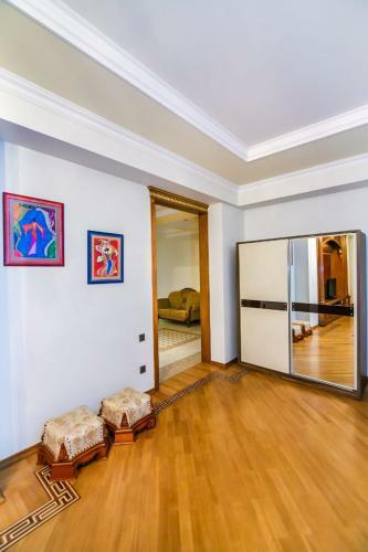 Apartment On Nergiz Mall