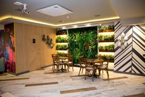 Kristal Inn Hotel & Spa
