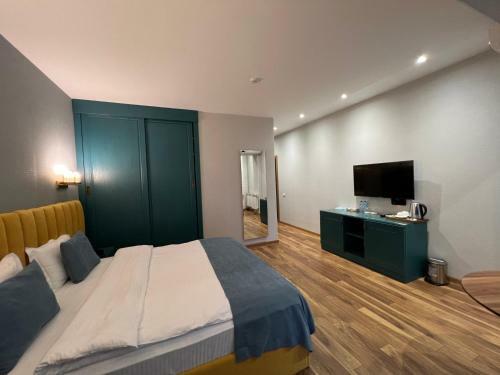 Ch Hotel