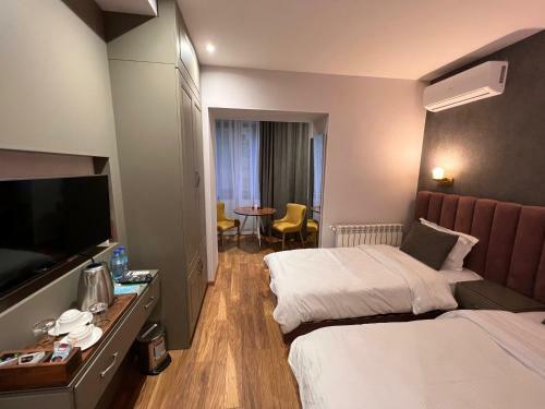 Ch Hotel