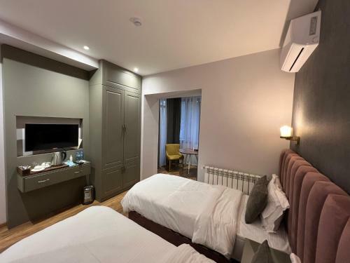 Ch Hotel