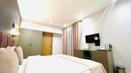 Ch Hotel