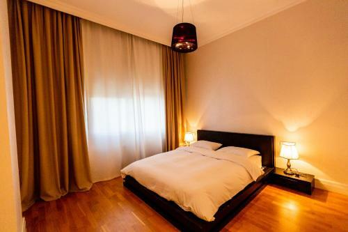 Luxury Central Seaview Apartment
