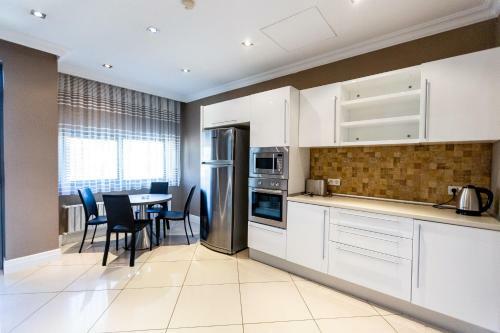 Luxury Central Seaview Apartment
