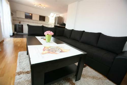 Happy Apartment