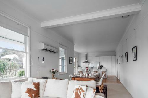 Villa Bridport Beach House