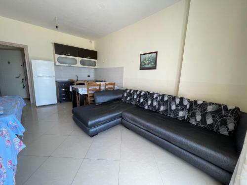 Seaview Apartments Right At The Beach