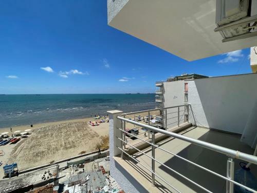 Seaview Apartments Right At The Beach