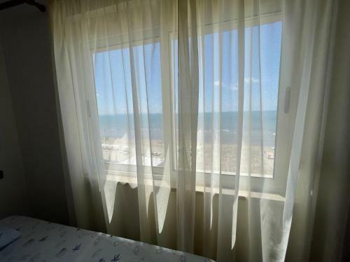 Seaview Apartments Right At The Beach