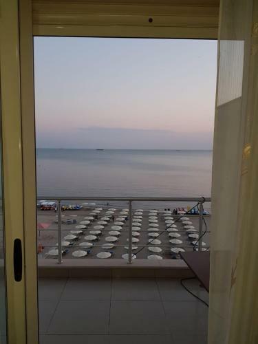 Seaview Apartments Right At The Beach