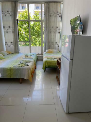 Seaview Apartments Right At The Beach