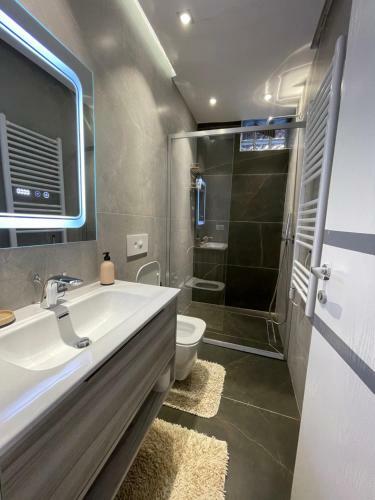 E&a Apartments Guesthouse