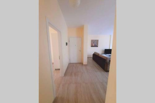 Luna`s Beach Front Apartment, Bay Of Lalzit