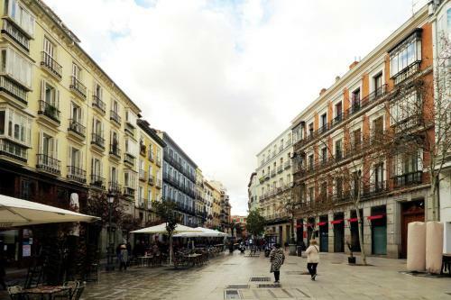 Calle Huertas Apartments