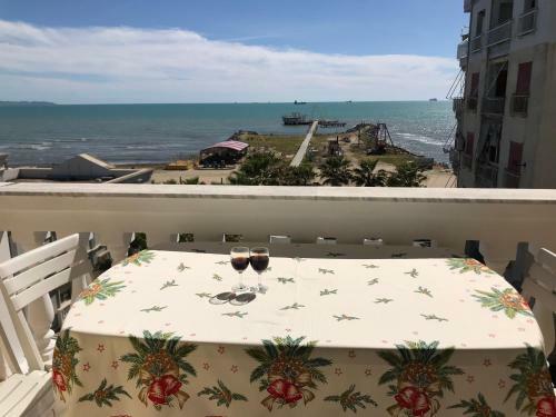 Sun-sand-sea Apartment