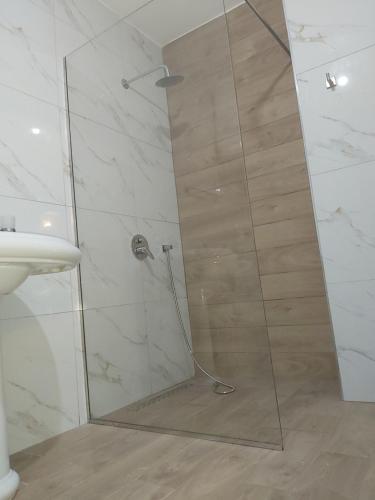 Apartament Pran� Vollga Durres 1