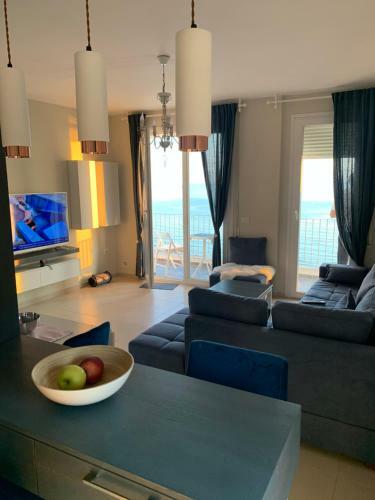 Viki Sea View Apartment