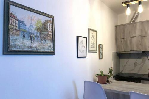 Single Room In A Shared Apartment