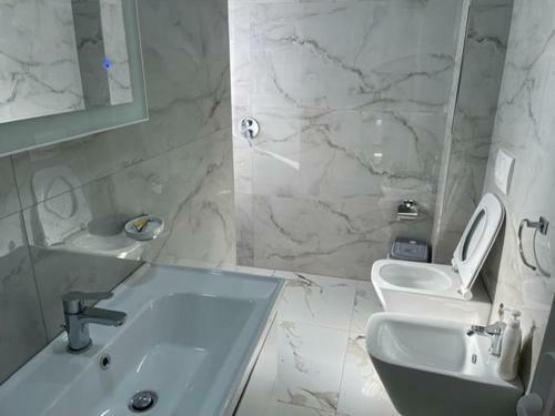 Apartamento Entire Rental Unit Durr�s Luxury Sea View