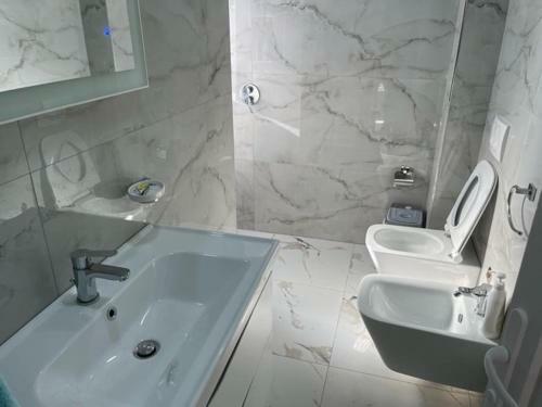 Apartamento Entire Rental Unit Durr�s Luxury Sea View