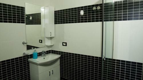 Apartamento Eka Luxury Two-bedroom Penthouse