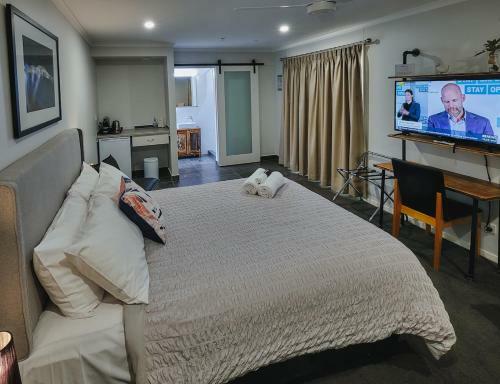 Hostal Edlin House