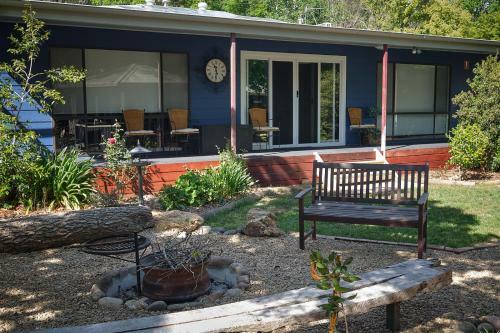 Hostal Edlin House