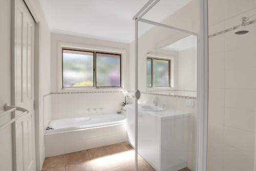 2 Frasers Lane