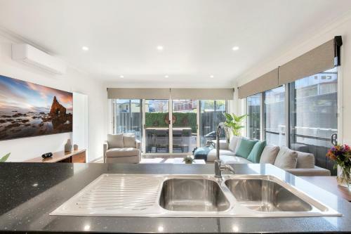 Villa A Stones Throw