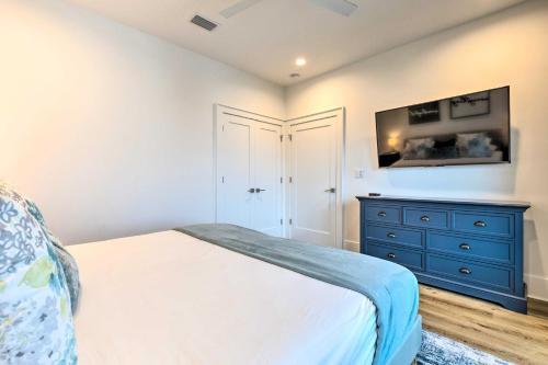 Modern Gulf Shores Escape, About Walk To The Beach!
