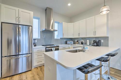 Modern Gulf Shores Escape, About Walk To The Beach!