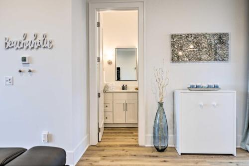 Modern Gulf Shores Escape, About Walk To The Beach!