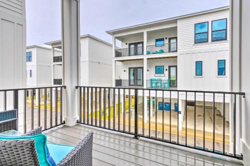 Modern Gulf Shores Escape, About Walk To The Beach!
