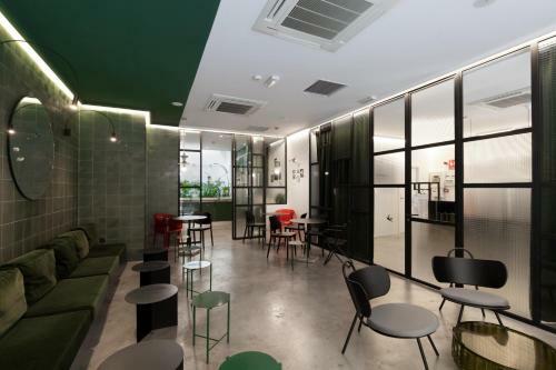 2060 The Newton Hostel