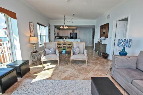 Crystal Shores West By Youngs Suncoast