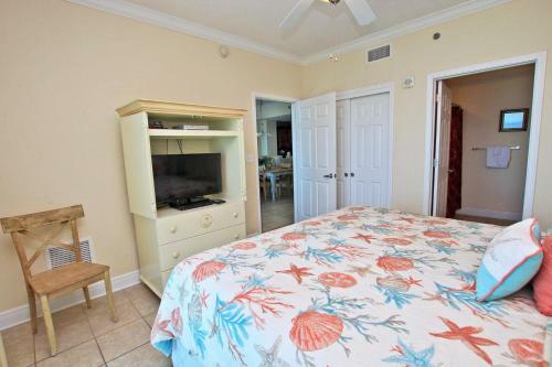 Crystal Shores West By Youngs Suncoast