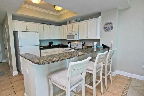 Crystal Shores West By Youngs Suncoast