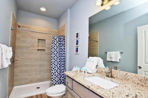 Romeo Beach By Youngs Suncoast