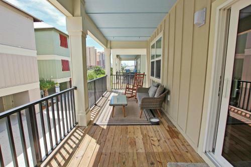 Romeo Beach By Youngs Suncoast