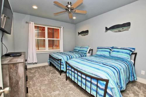 Romeo Beach By Youngs Suncoast