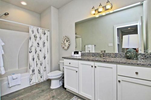 Romeo Beach By Youngs Suncoast