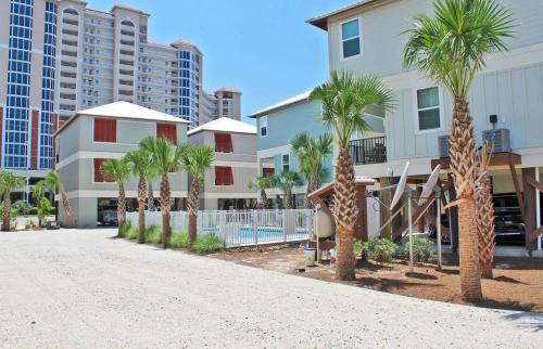 Romeo Beach By Youngs Suncoast