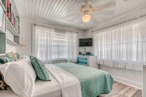 The Cotton Candy Beach House Cottage