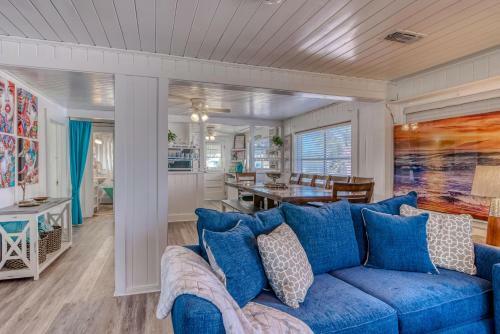 The Cotton Candy Beach House Cottage